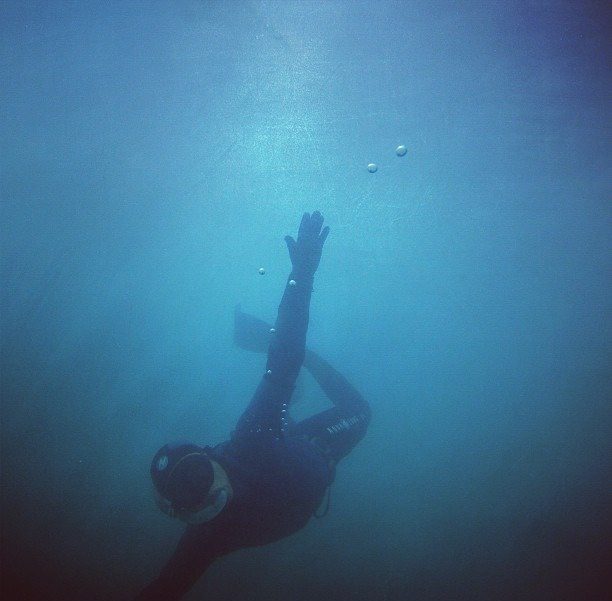 Apnea: descendiendo en el azul profundo